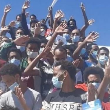 Ethiopian migrants arrive back in Ethiopia after months in Saudi detention camps