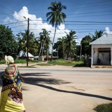 woman, outside, Mozambique, Palma
