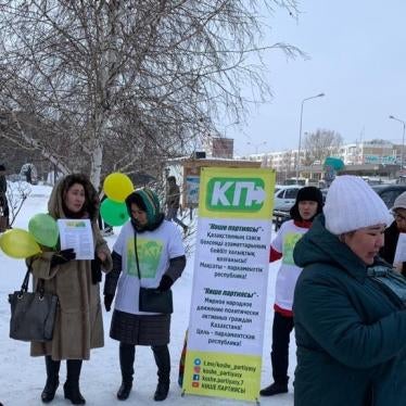 Koshe Party activists handing out information leaflets in Nursultan, Kazakhstan’s capital, before the unregistered group was banned by court order. February 18, 2020.