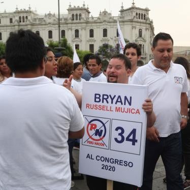 2021 Human Rights Watch Marca Bristo Fellow Bryan Russell campaigning at San Martin Plaza in Lima, Peru