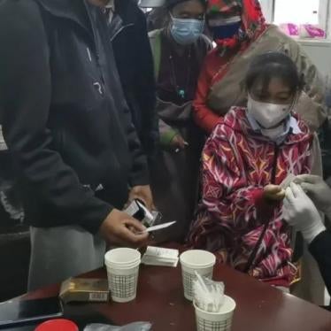 Police collecting DNA samples from residents in Dritoe county, Yushu municipality, Qinghai province
