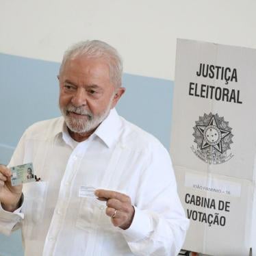 Former Brazilian president Luiz Inácio Lula da Silva votes in São Bernardo do Campo, São Paulo state, in the presidential runoff on October 30, 2022.