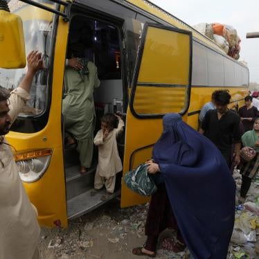 Afghan families leave Pakistan to return to Afghanistan, October 6, 2023. 