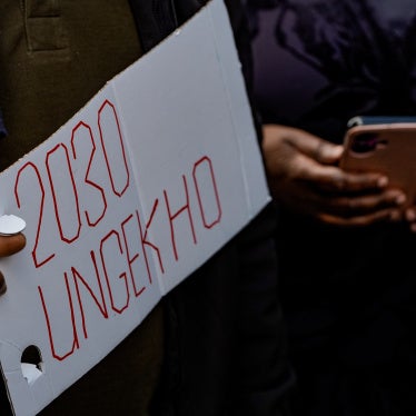 People protest the proposed Zimbabwe constitutional amendment extending the presidential term, London, April 18, 2026.