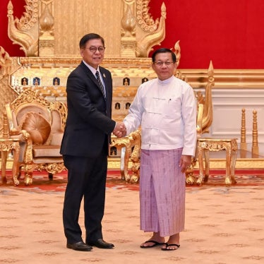 Thailand's Foreign Minister Sihasak Phuangketkeow (left) meets with Myanmar President Min Aung Hlaing in Naypyidaw, Myanmar, April 22, 2026.