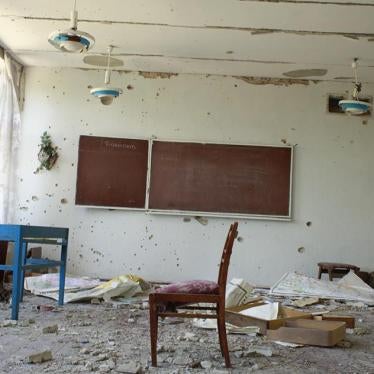 Школа в селе Никишино на востоке Украины, разрушенная во время боев в период августа 2014 г. – февраля 2015 г. 