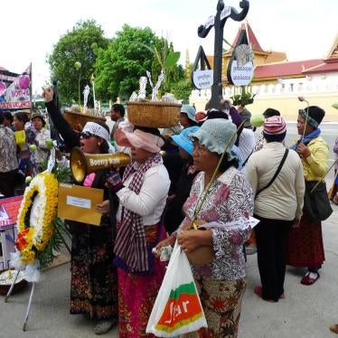 Members of the Boeung Kak community protest peacefully in Phnom Penh, May 2013. 
