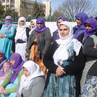 Relatives of victims assemble before a court hearing in Diyarbakır, March 2012, during the trial of a former gendarmerie officer and six others for 20 killings and disappearances between 1993 and 1995 in Southeast Turkey.