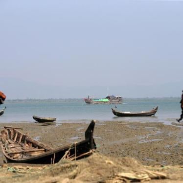 Bangladesh Should Accept, Protect Rohingya Refugees