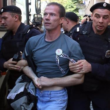 Россия: Осужденный за участие в мирных протестах заявляет о пытках