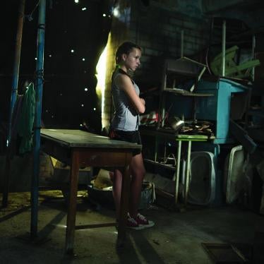 Ukraine : Des écoles attaquées et utilisées à des fins militaires