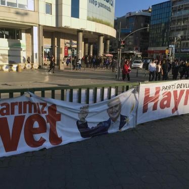 Voters in Turkey will decide in an April 16 referendum whether to approve constitutional amendments that would change the structure of governance and greatly increase the powers of the presidency. Campaign posters read (left)  “Our decision is Yes” and (r