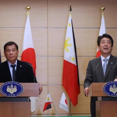 Philippine President Rodrigo Duterte and Japan's Prime Minister Shinzo Abe attend a joint press conference in Tokyo, Japan on October 26, 2016.