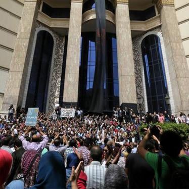 Journalists protest in front of the Press Syndicate in Cairo against press restrictions and for the release of detained journalists, May 2016. 