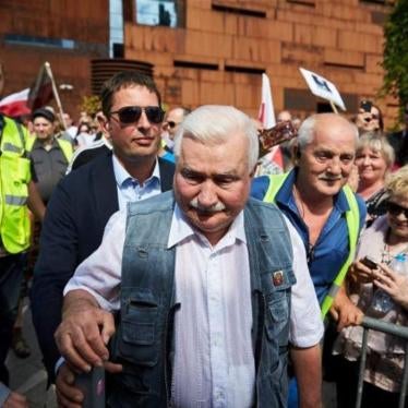 Veto Victory in Poland, Following Massive Protests: HRW Daily Brief