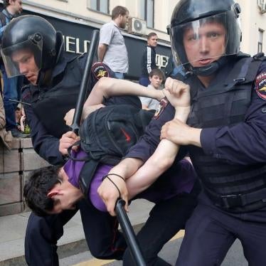 Riot police detain a man during an anti-corruption protest organised by opposition leader Alexei Navalny, on Tverskaya Street in central Moscow, Russia, June 12, 2017. 
