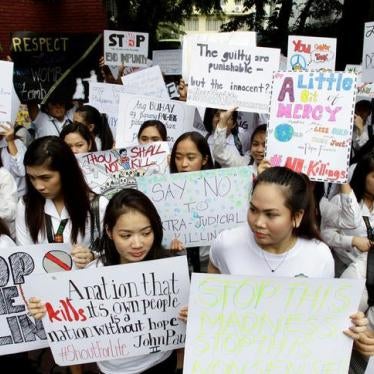 Students protest extrajudicial killings at a university in metro Manila, Philippines, September 30, 2016.