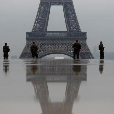 French soldiers patrol near the Eiffel Tower as part of the "Sentinelle" counterterrorism security plan in Paris, France, May 3, 2017. © 2017 Reuters