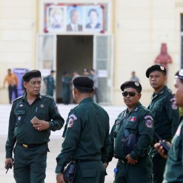 柬埔寨最高法院戒备森严，准备就是否解散最大在野党柬埔寨救国党做出裁决，金边，2017年11月16日。