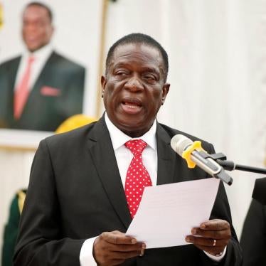 Zimbabwean President Emmerson Mnangagwa officiates at the swearing in ceremony for his cabinet at State House in Harare, Zimbabwe, December 4, 2017. © 2017 Reuters