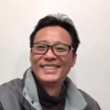 Screenshot of a Twitter video posted by Hua Yong, depicting himself.