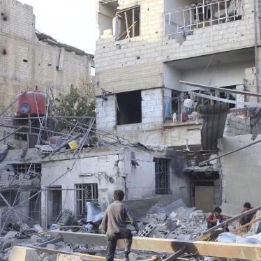 Syria/Russia: Airstrikes, Siege Killing Civilians 