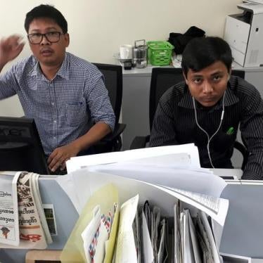 201712asia_burma_reuters Reuters journalists Wa Lone (L) and Kyaw Soe Oo, who are based in Burma, pose for a picture at the Reuters office in Rangoon, Burma on December 11, 2017.
