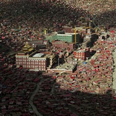 A view shows the settlements of Larung Gar Buddhist Academy in Sertar County of Garze Tibetan Autonomous Prefecture, Sichuan province, China, July 23, 2015. The academy, founded in the 1980s among the mountains of the remote prefecture, is one of the larg