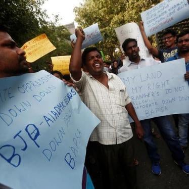 People shout slogans outisde the Tamil Nadu House during a protest, after at least 10 people were killed when police fired on protesters seeking closure of plant on environmental grounds in town of Thoothukudi in southern state of Tamil Nadu, in New Delhi