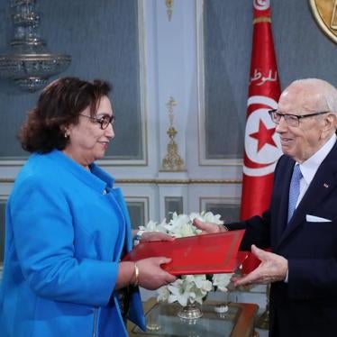 The president of the Commission on Individual Freedoms and Equality, Bochra bel Haj Hmida with President Béji Caid Essebsi during the handing of the Commission’s report. © 2018 Commission on Individual Freedom and Equality 