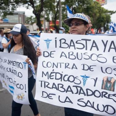 Demonstration in support of doctors arbitrarily dismissed by the Nicaraguan Health Ministry authorities in apparent retaliation for participating in protests or otherwise disagreeing with government policy.