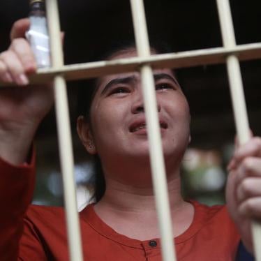 Activist Tep Vanny at the Supreme Court after it upheld a decision to deny her bail, Phnom Penh, Cambodia, January 25, 2017.