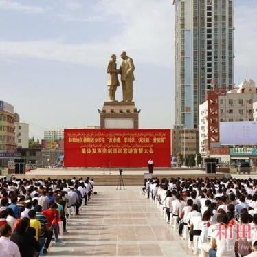 Over 5000 students pledge loyalty to the “Motherland” in a July mass ceremony in Hotan, Xinjiang. 