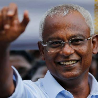 Ibrahim Mohamed Solih interacts with supporters during a gathering in Malé, Maldives, September 24, 2018.