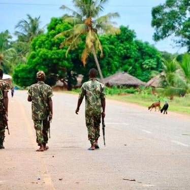 Mozambican army soldiers patrol the streets of Mocimboa da Praia after security in the area was increased following a two-day attack by suspected Islamist fighters, March 2018. © 2018 ADRIEN BARBIER/AFP/Getty Images