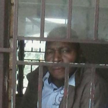 L’enseignant camerounais Fondant Meshack Nathan, photographié lors de sa détention à la gendarmerie de Sangmélima (région Sud) au Cameroun, le 14 septembre 2019.