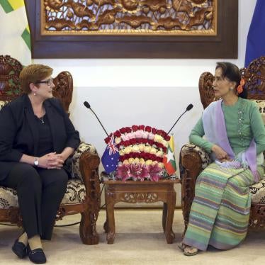 Australian Foreign Minister Marise Payne, left, talks with Myanmar's State Counsellor Aung San Suu Kyi, right, during their meeting at the Foreign Ministry Office in Naypyitaw, Myanmar,  December 13, 2018.